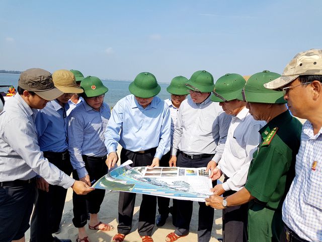 Đảo[-]nổi[-]kỳ[-]lạ[-]giữa[-]biển[-]Hội[-]An:[-]"Xóa"[-]đảo[-]hay[-]để[-]cho[-]tồn[-]tại?